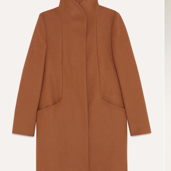 Aritzia cocoon coat - Picture 2 of 3